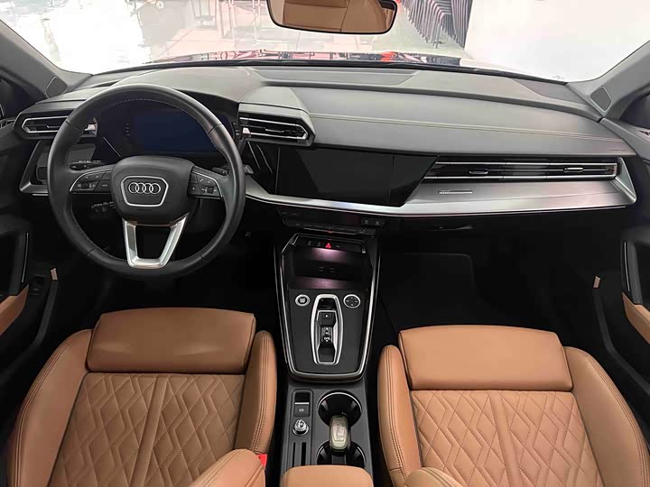 Audi A3 2025 2025款 A3L Limousine 35TFSI 飞驰尊享型