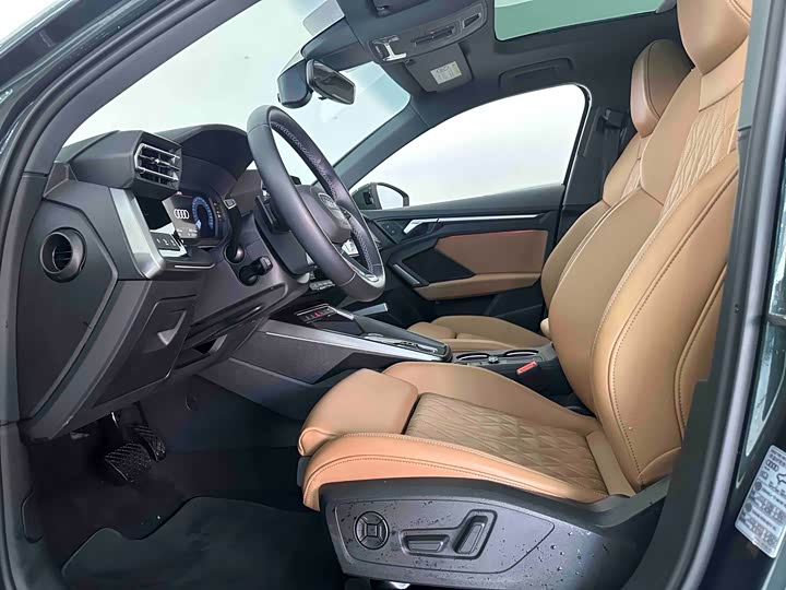 Audi A3 2025 2025款 A3L Limousine 35TFSI 飞驰尊享型