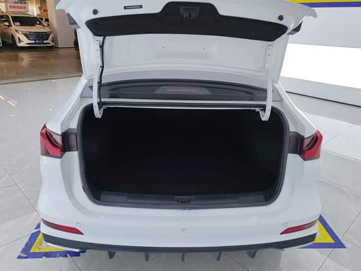 Roewe i5 2023 2023款 1.5L CVT豪华版