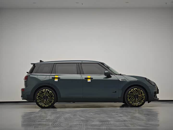 Mini Clubman JCW 2023 2023款 2.0T JOHN COOPER WORKS 自在特别版