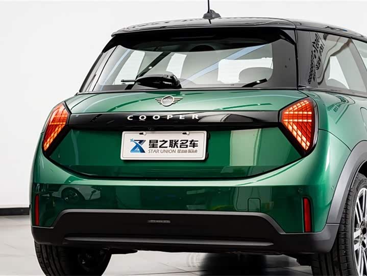 Mini Mini 2025 2025款 1.5T COOPER 经典派