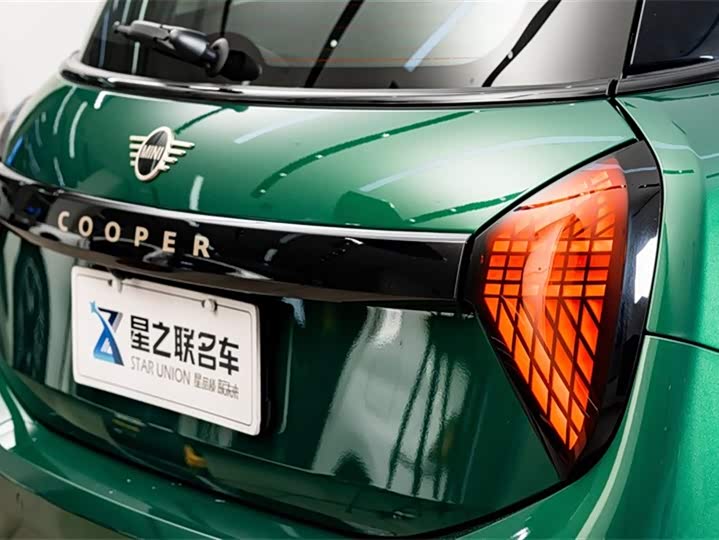 Mini Mini 2025 2025款 1.5T COOPER 经典派