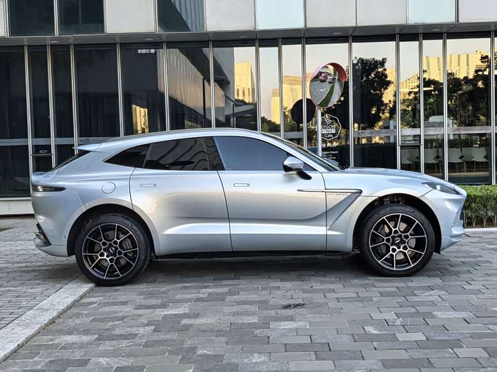 Aston Martin DBX 2022 2022款 3.0T STRAIGHT-SIX