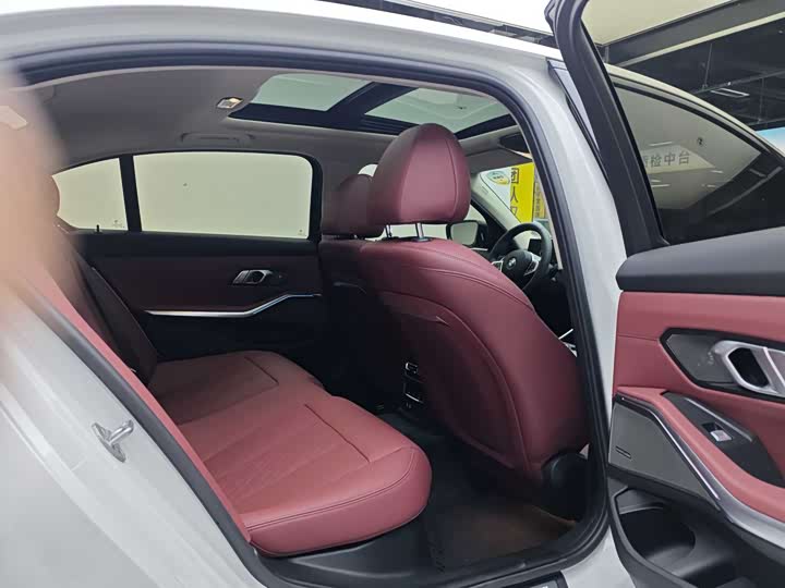 BMW 3 Series 2024 2024款 325i M运动曜夜套装