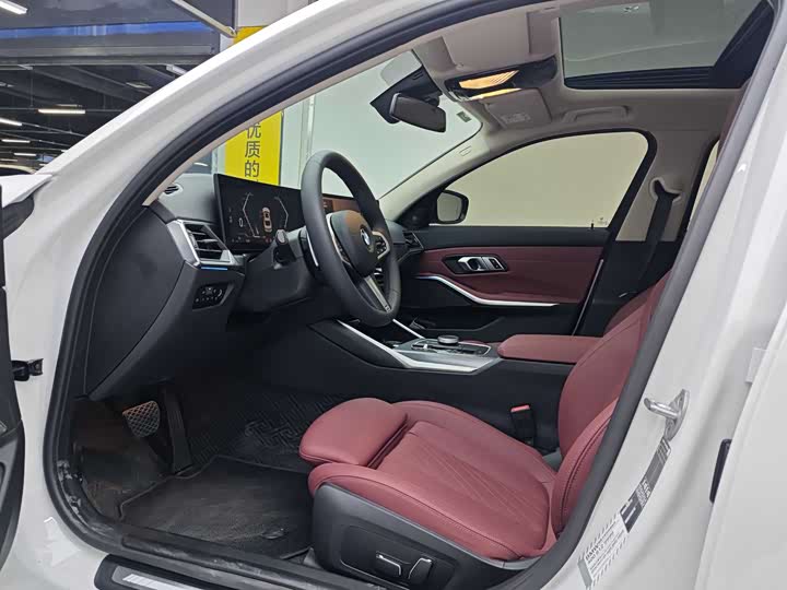 BMW 3 Series 2024 2024款 325i M运动曜夜套装