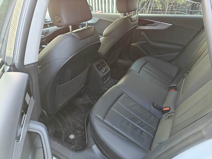 Audi A5 2024 2024款 Sportback 40 TFSI 时尚动感型