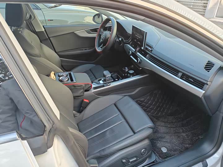 Audi A5 2024 2024款 Sportback 40 TFSI 时尚动感型