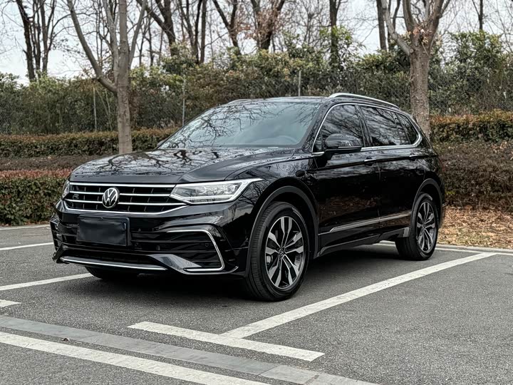 Volkswagen Tiguan L Pro 2025 2025款 出众款 330TSI 自动两驱R-Line龙耀版