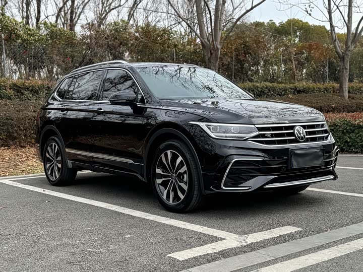 Volkswagen Tiguan L Pro 2025 2025款 出众款 330TSI 自动两驱R-Line龙耀版