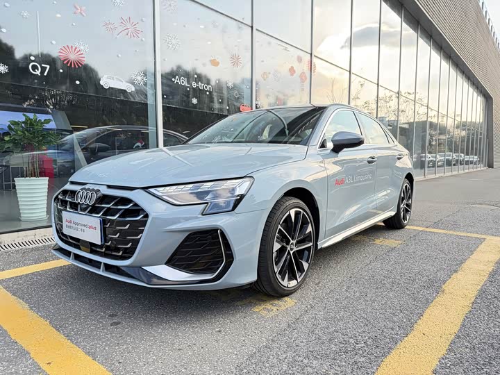 Audi A3 2025 2025款 A3L Limousine 35TFSI 飞驰尊享型