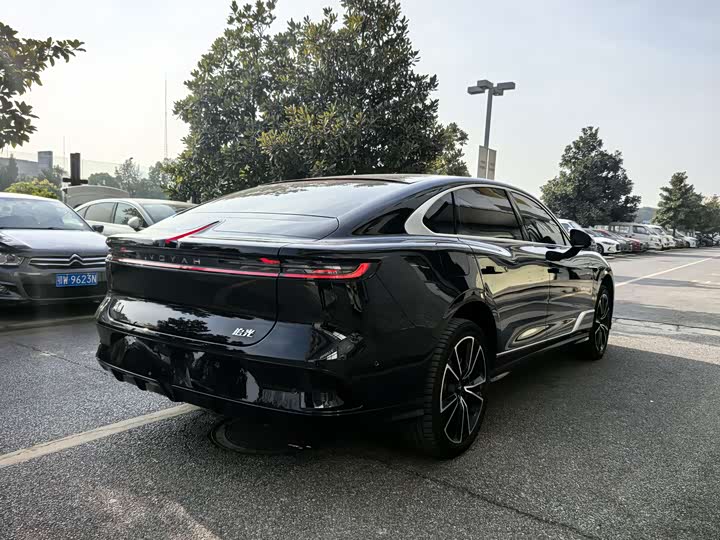 Voyah Passion 2024 2024款 PHEV 四驱超长续航旗舰版