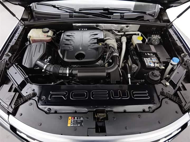 Roewe RX8 2019 2019款 30T 智联网四驱超群旗舰版