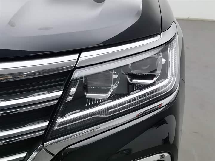 Roewe RX8 2019 2019款 30T 智联网四驱超群旗舰版
