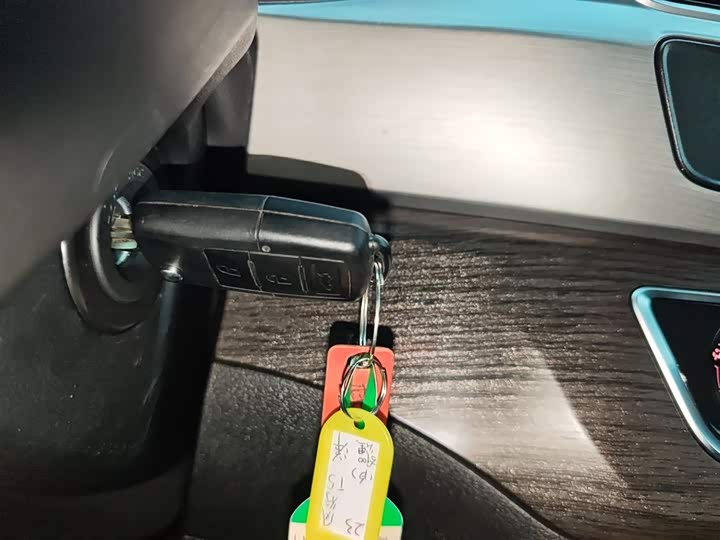 Dongfeng Forthing T5 2022 2022款 盛世款 1.5T 自动逐梦版五座