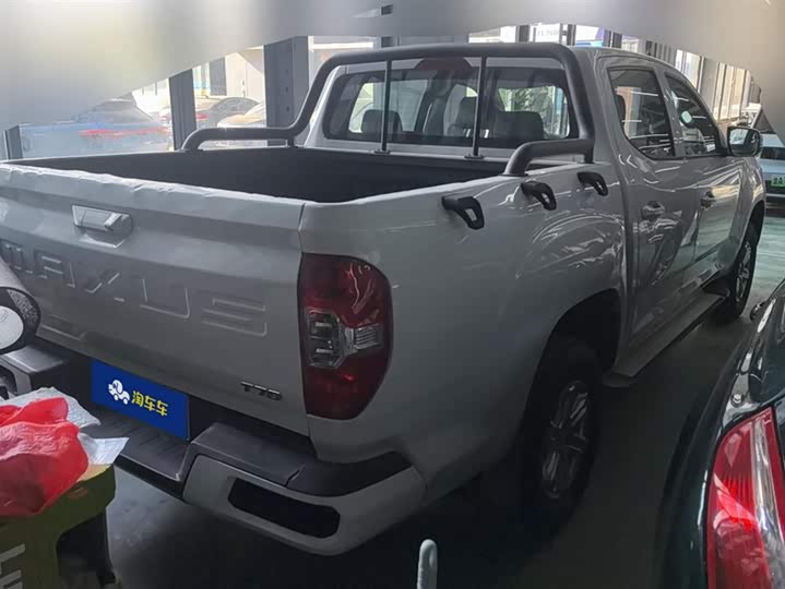 Maxus T70 2020 2020款 2.0T汽油手动两驱精英型标箱高底盘