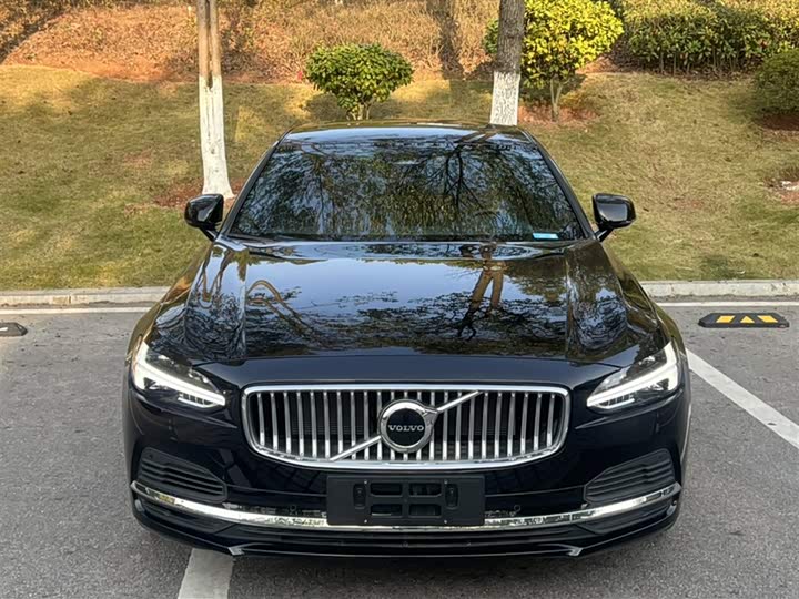 Volvo S90 Hybrid 2025 2025款 插电式混动 四驱长续航智逸豪华版