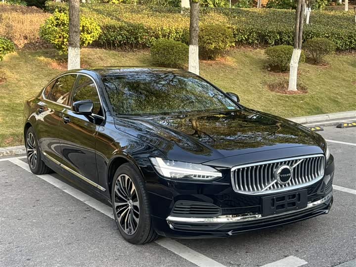 Volvo S90 Hybrid 2025 2025款 插电式混动 四驱长续航智逸豪华版