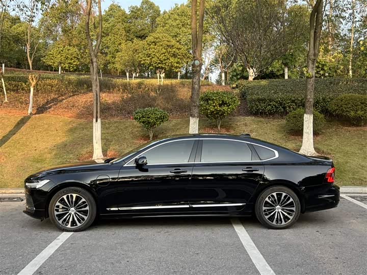 Volvo S90 Hybrid 2025 2025款 插电式混动 四驱长续航智逸豪华版