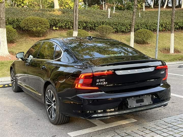 Volvo S90 Hybrid 2025 2025款 插电式混动 四驱长续航智逸豪华版