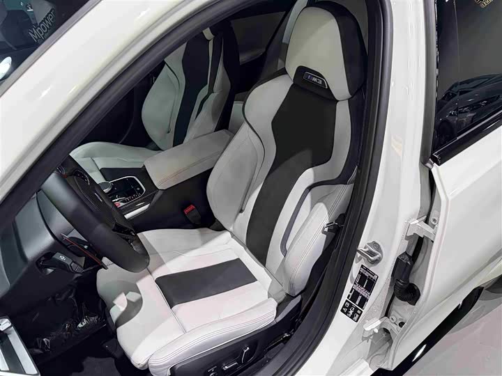 BMW M3 2024 2024款 M3四门轿车 M xDrive 雷霆版