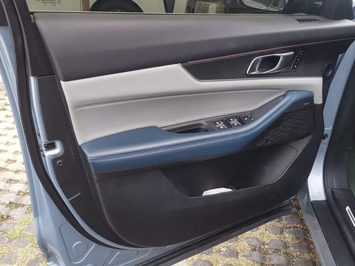 Changan UNI-K Hybrid 2022 2022款 蓝鲸iDD 130km 1.5T 尊贵型