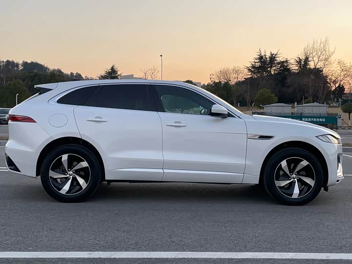 Jaguar F-Pace 2024 2024款 P250 R-Dynamic S