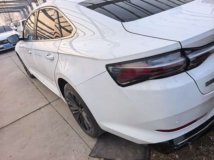 Geely Preface L 2024 2024款 油混 1.5TD 星云版