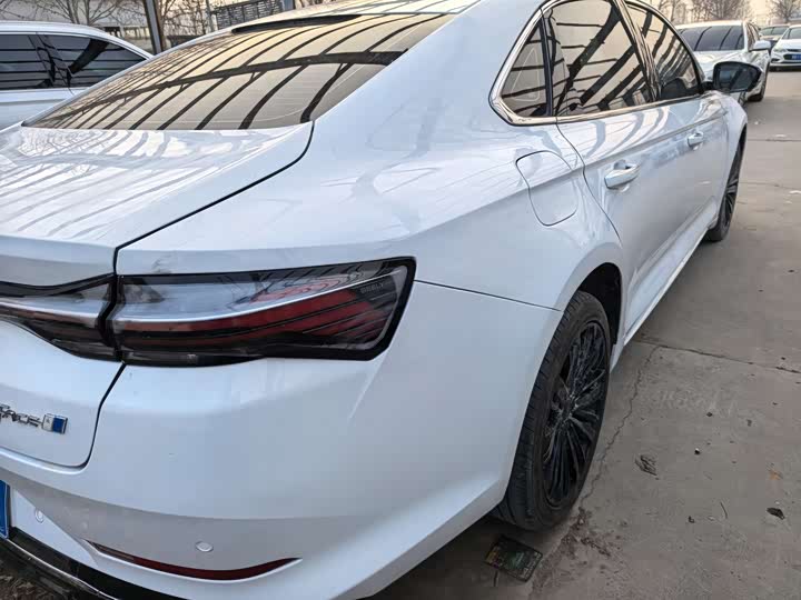 Geely Preface L 2024 2024款 油混 1.5TD 星云版