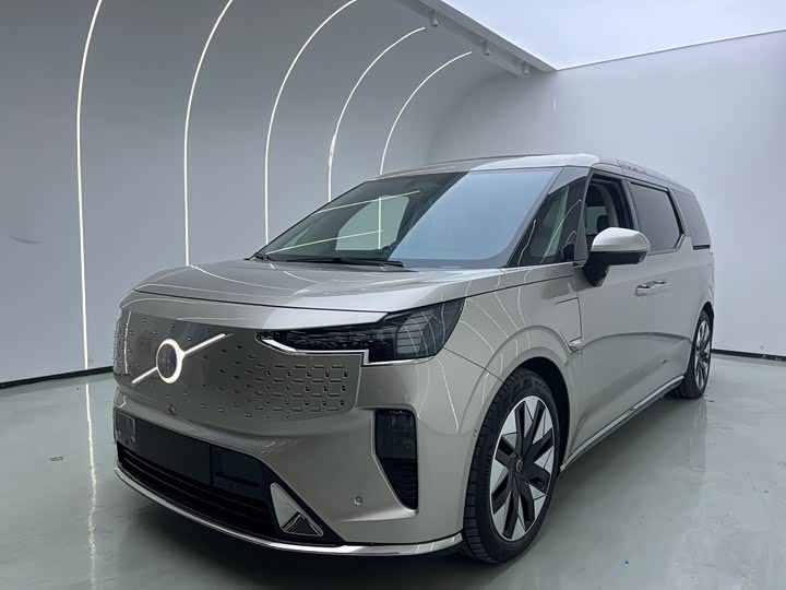 Volvo EM90 2025 2025款 Ultra 六座