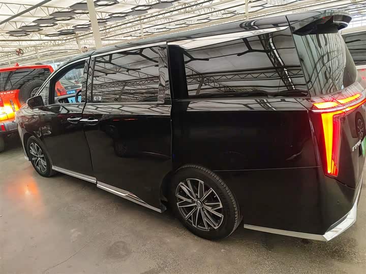 GAC Trumpchi M8 2024 2024款 大师系列 400T 至尊版