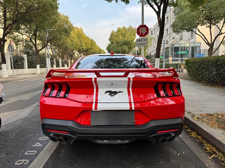 Ford Mustang 2024 2024款 2.3T EcoBoost 硬顶性能版