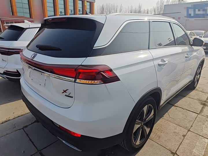 Changan X7 Plus 2024 2024款 1.5T 自动尊耀型 7座