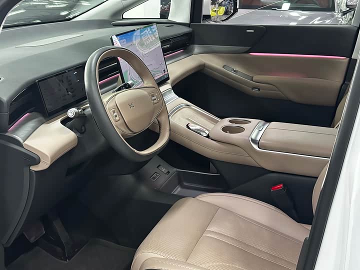 XPeng X9 2025 2025款 纯电 740超长续航 Max