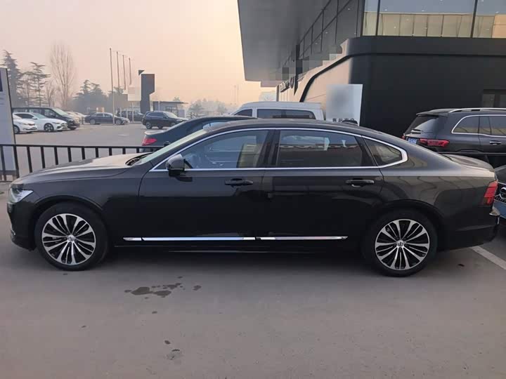 Volvo S90 2025 2025款 B5 智逸豪华版