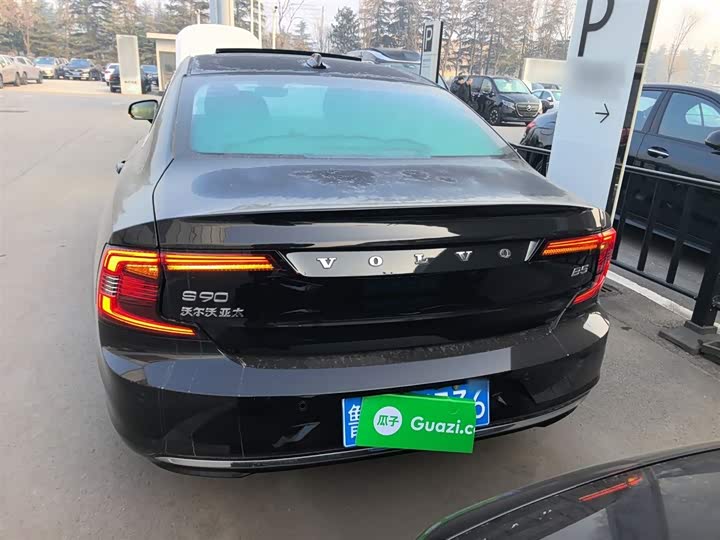 Volvo S90 2025 2025款 B5 智逸豪华版