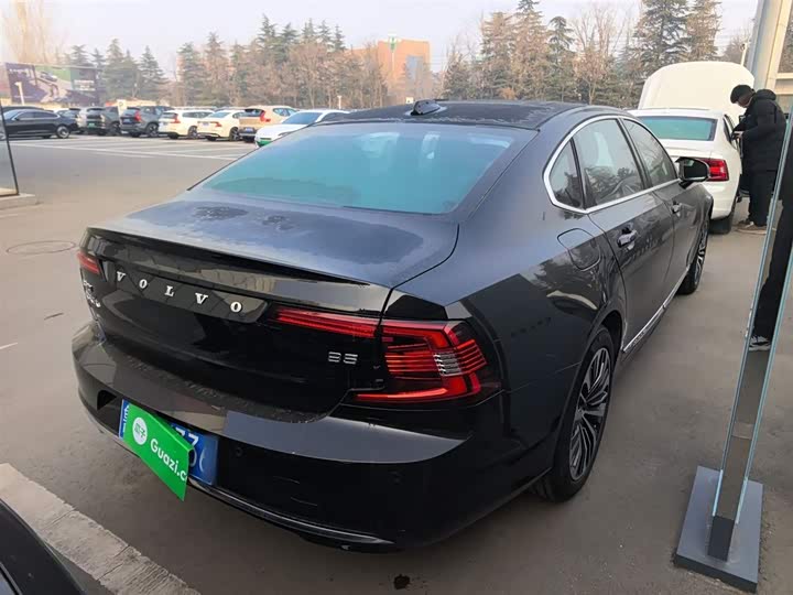 Volvo S90 2025 2025款 B5 智逸豪华版
