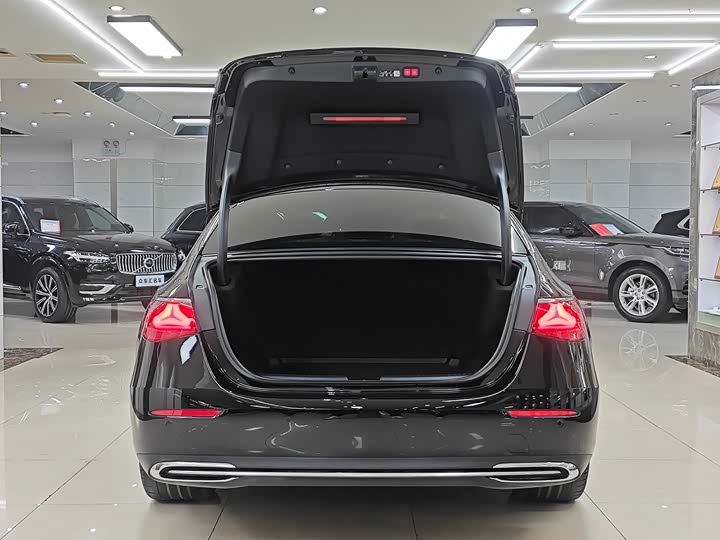 Mercedes-Benz E-Class 2025 2025款 E 300 L 豪华型