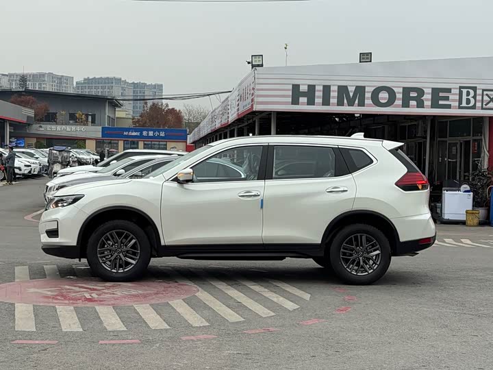 Nissan X-Trail 2025 2025款 荣誉 2.0L 两驱领先版