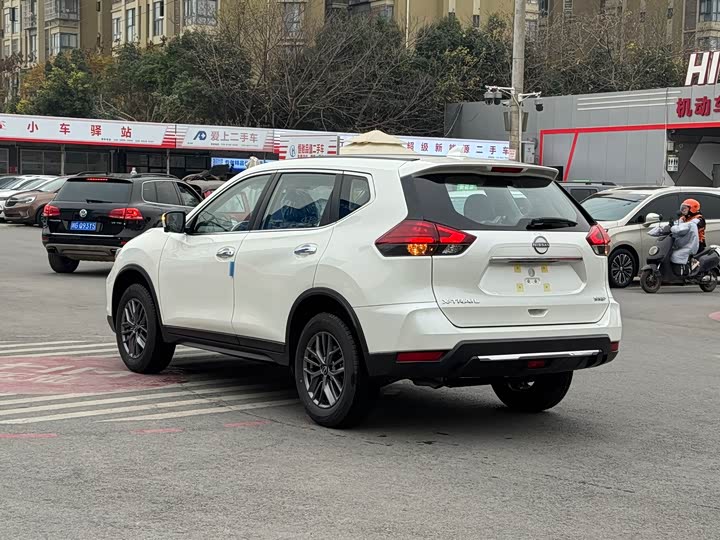 Nissan X-Trail 2025 2025款 荣誉 2.0L 两驱领先版