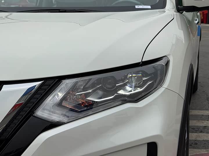 Nissan X-Trail 2025 2025款 荣誉 2.0L 两驱领先版