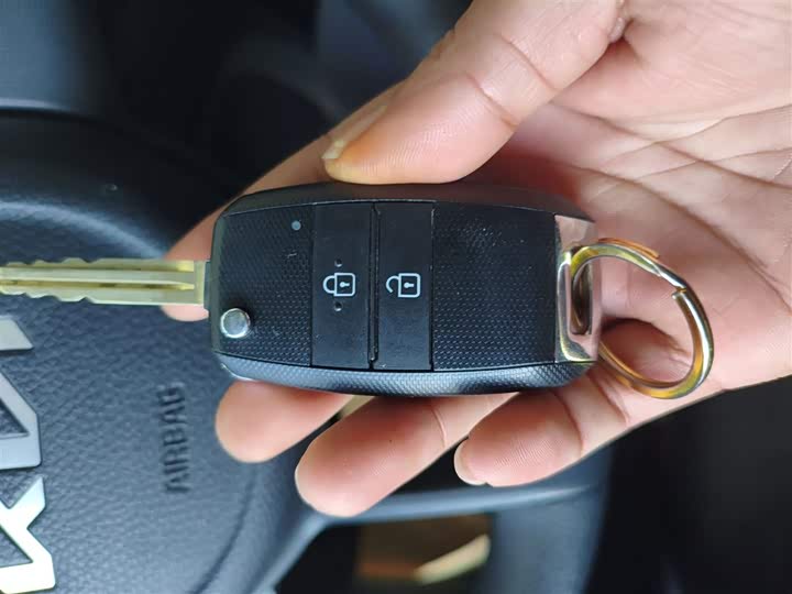 Kia Pegas 2020 2020款 改款 1.4L 自动舒适天窗版