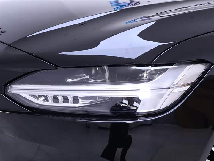 Volvo S90 2025 2025款 B5 智逸豪华版