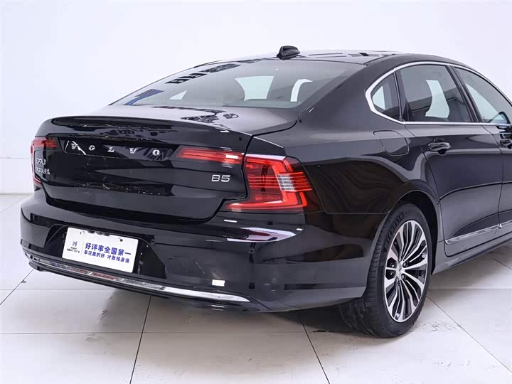 Volvo S90 2025 2025款 B5 智逸豪华版