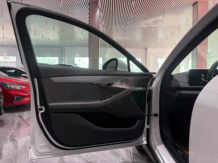 Voyah Passion 2024 2024款 PHEV 四驱超长续航旗舰版