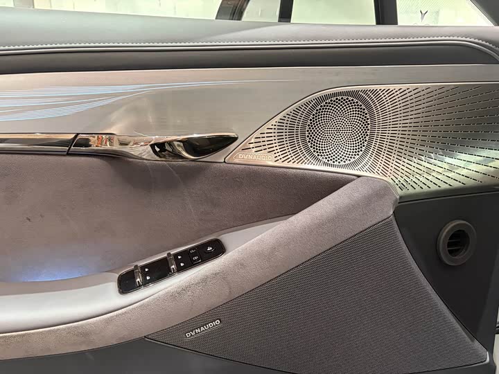 Voyah Passion 2024 2024款 PHEV 四驱超长续航旗舰版