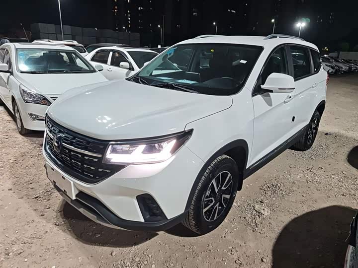 Dongfeng Forthing T5 2022 2022款 盛世款 1.5T 自动逐梦版五座