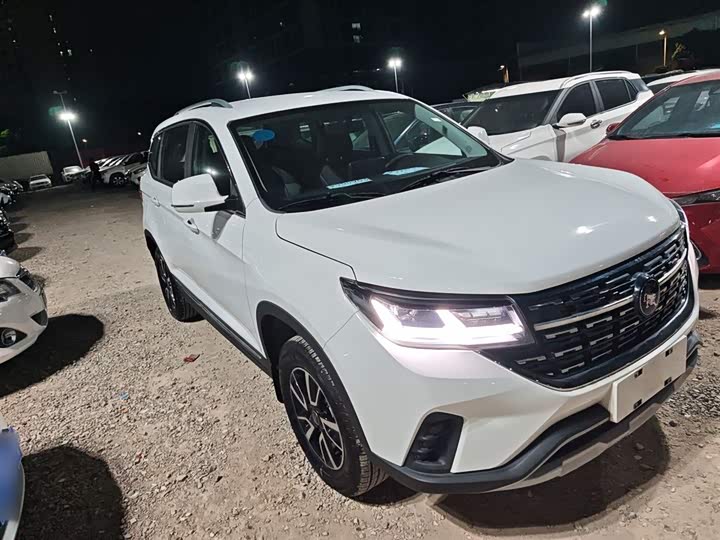 Dongfeng Forthing T5 2022 2022款 盛世款 1.5T 自动逐梦版五座