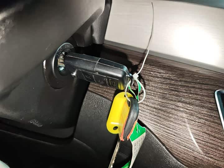 Dongfeng Forthing T5 2022 2022款 盛世款 1.5T 自动逐梦版五座