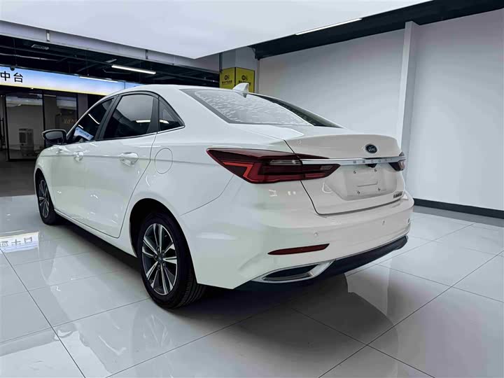 Ford Escort 2021 2021款 1.5L 自动钻石版