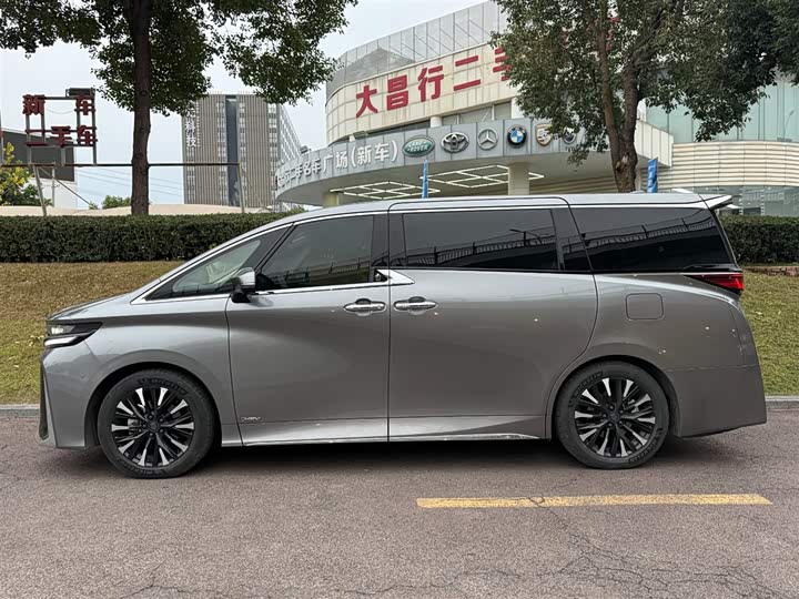 Toyota Vellfire 2024 2024款 皇冠 双擎 2.5L 至尊行政版
